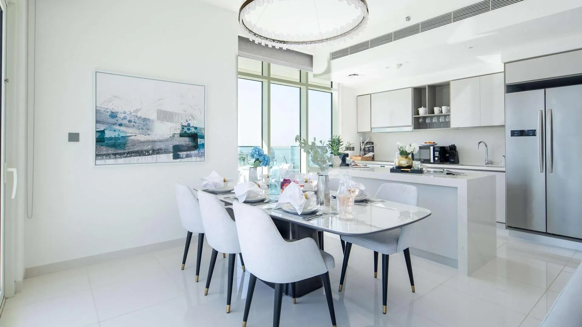 Frank Porter - Sunrise Tower Dubai Apartment