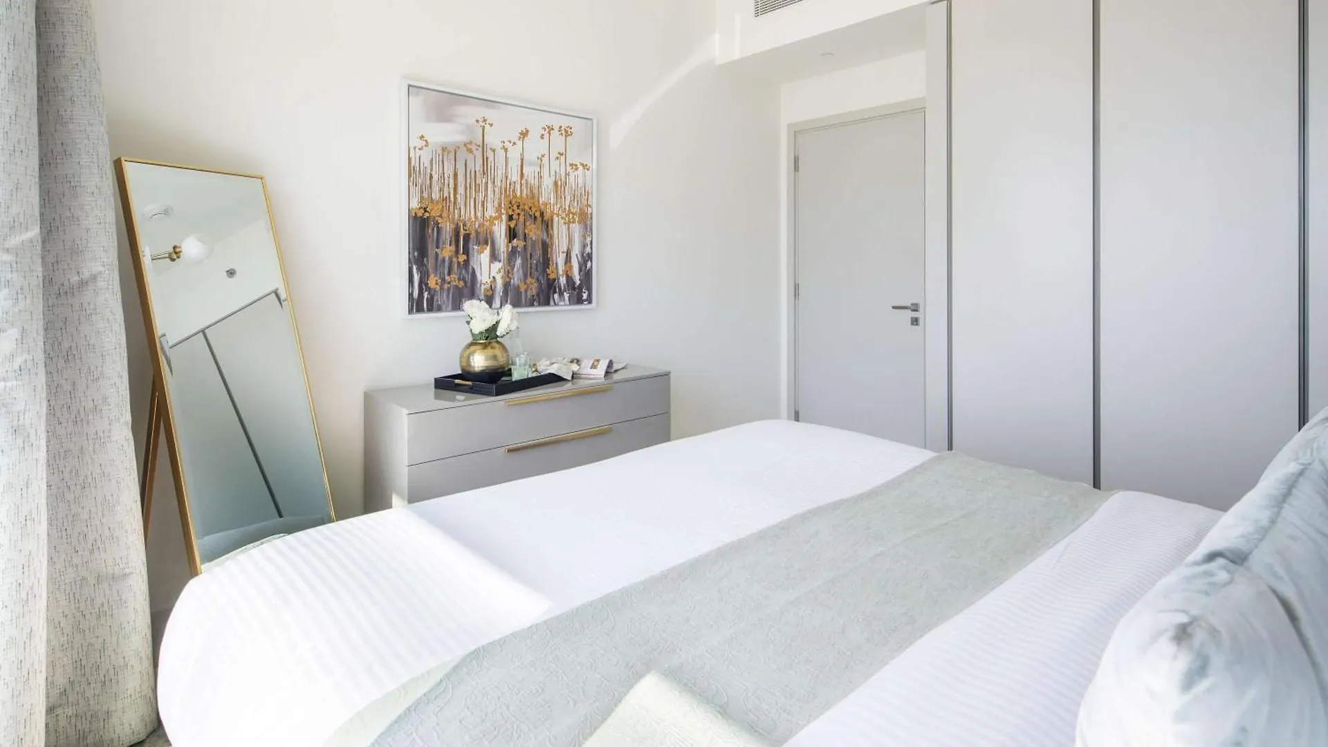 Frank Porter - Sunrise Tower Dubaj Apartmán