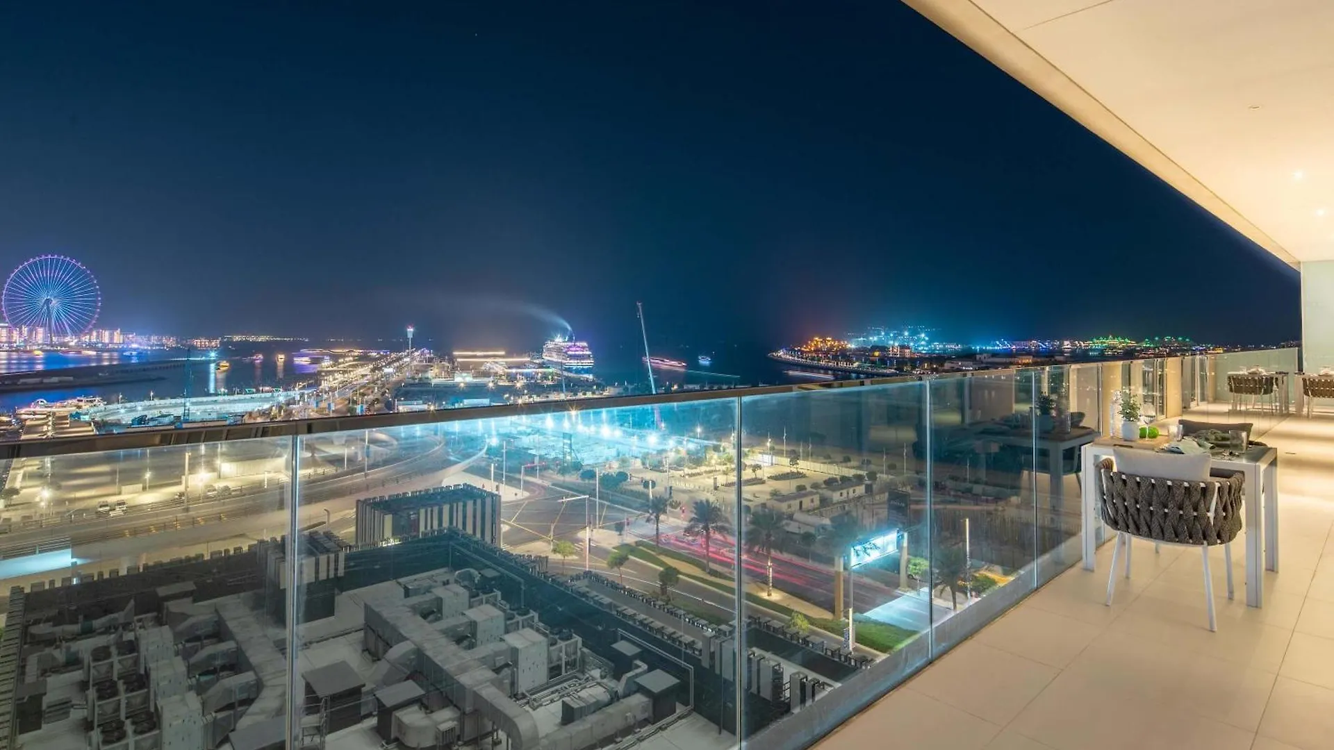 Frank Porter - Sunrise Tower Dubaj Spojené arabské emiráty